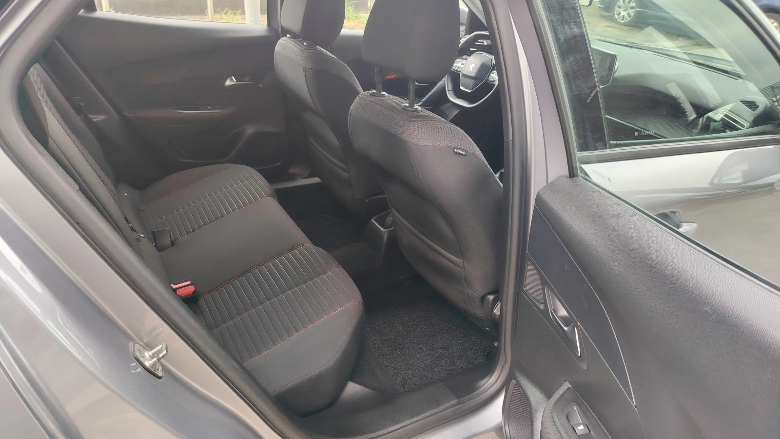 Peugeot 2008 GT Line, снимка 11 - Автомобили и джипове - 56118175