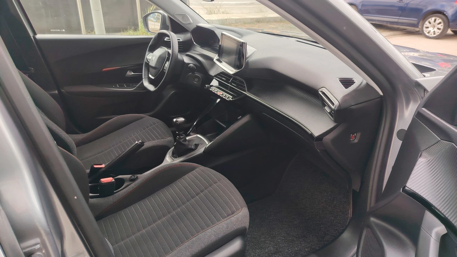 Peugeot 2008 GT Line, снимка 12 - Автомобили и джипове - 56118175