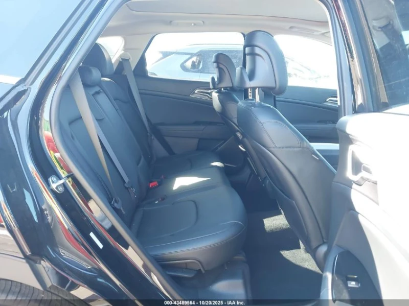 Kia Sportage 2.5L I-4 DI, DOHC, VVT, 187HP Front Wheel Drive, снимка 15 - Автомобили и джипове - 53114375