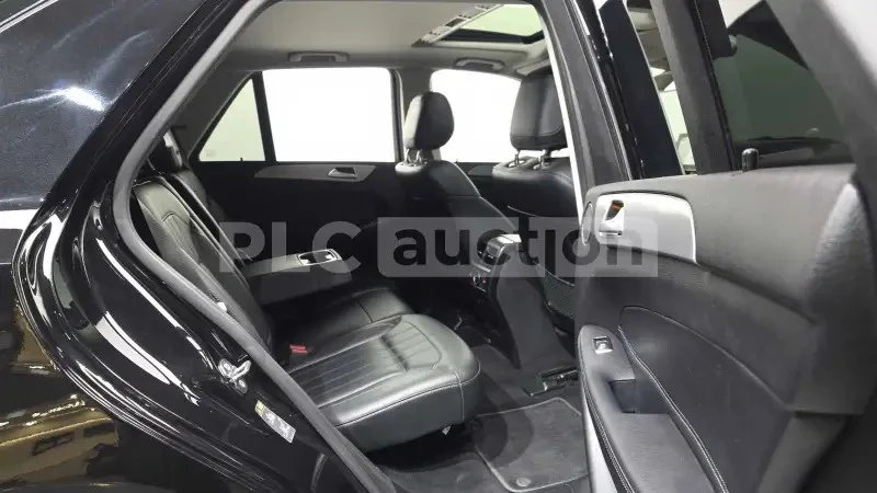Mercedes-Benz GLE 350 ПОДГРЕВИ/ШИБИДАХ/ФИКСИРАНА ЦЕНА ДО БЪЛГАРИЯ, снимка 11 - Автомобили и джипове - 54998436