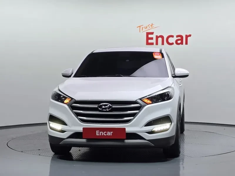 Hyundai Tucson 2.0 2Wd Smart, снимка 3 - Автомобили и джипове - 55748915