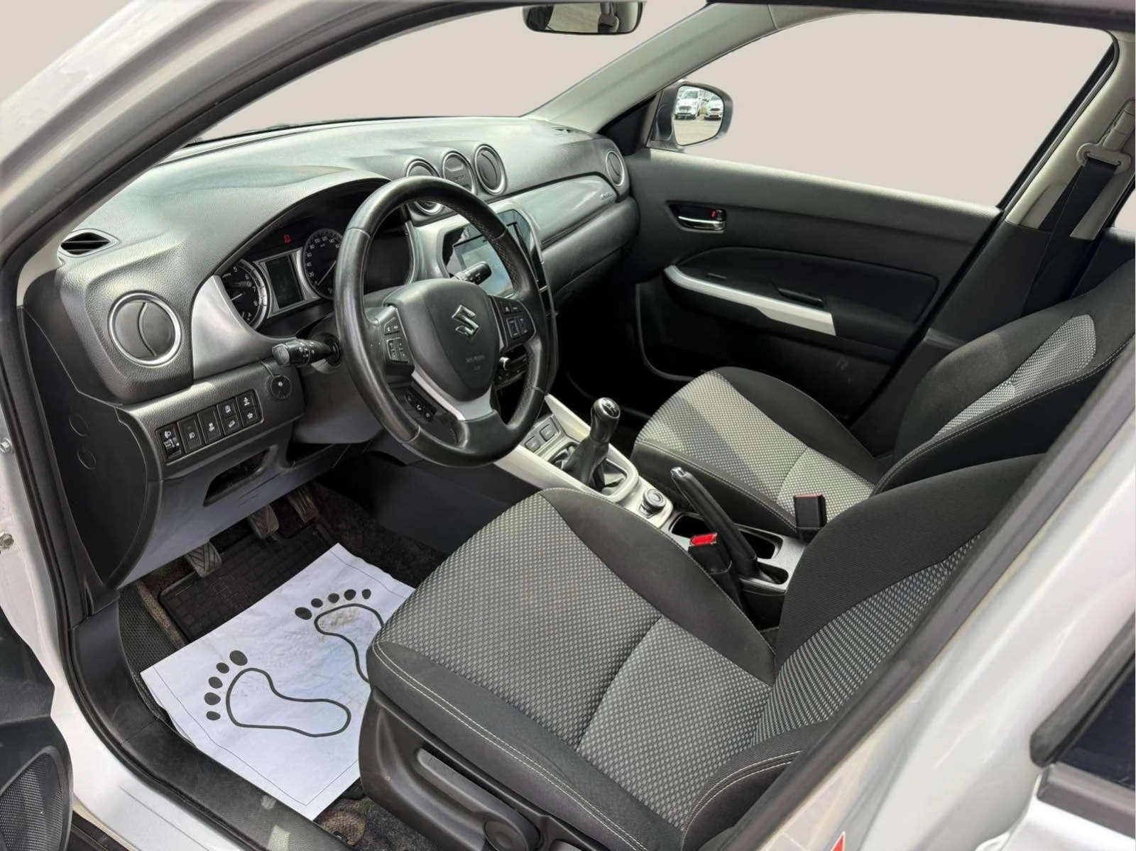 Suzuki Vitara 1.6 - изображение 9