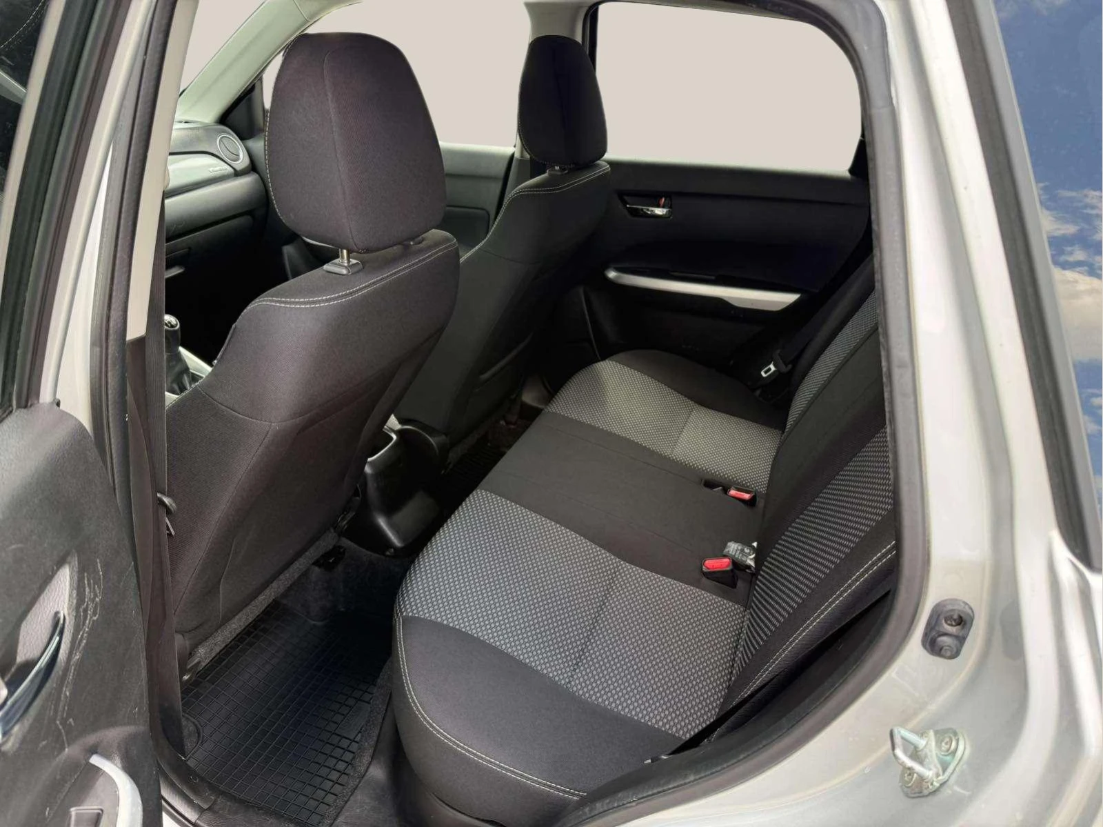 Suzuki Vitara 1.6 - изображение 10