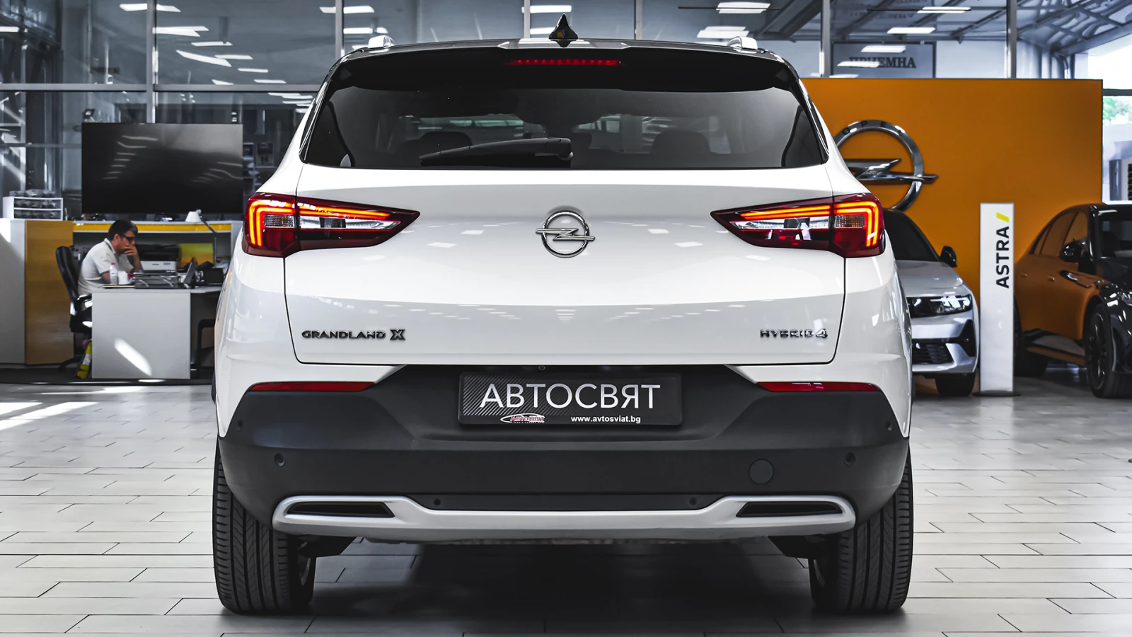 Opel Grandland X 1.6 Turbo Ultimate Plug-in Hybrid4 4x4 Automatic - изображение 3
