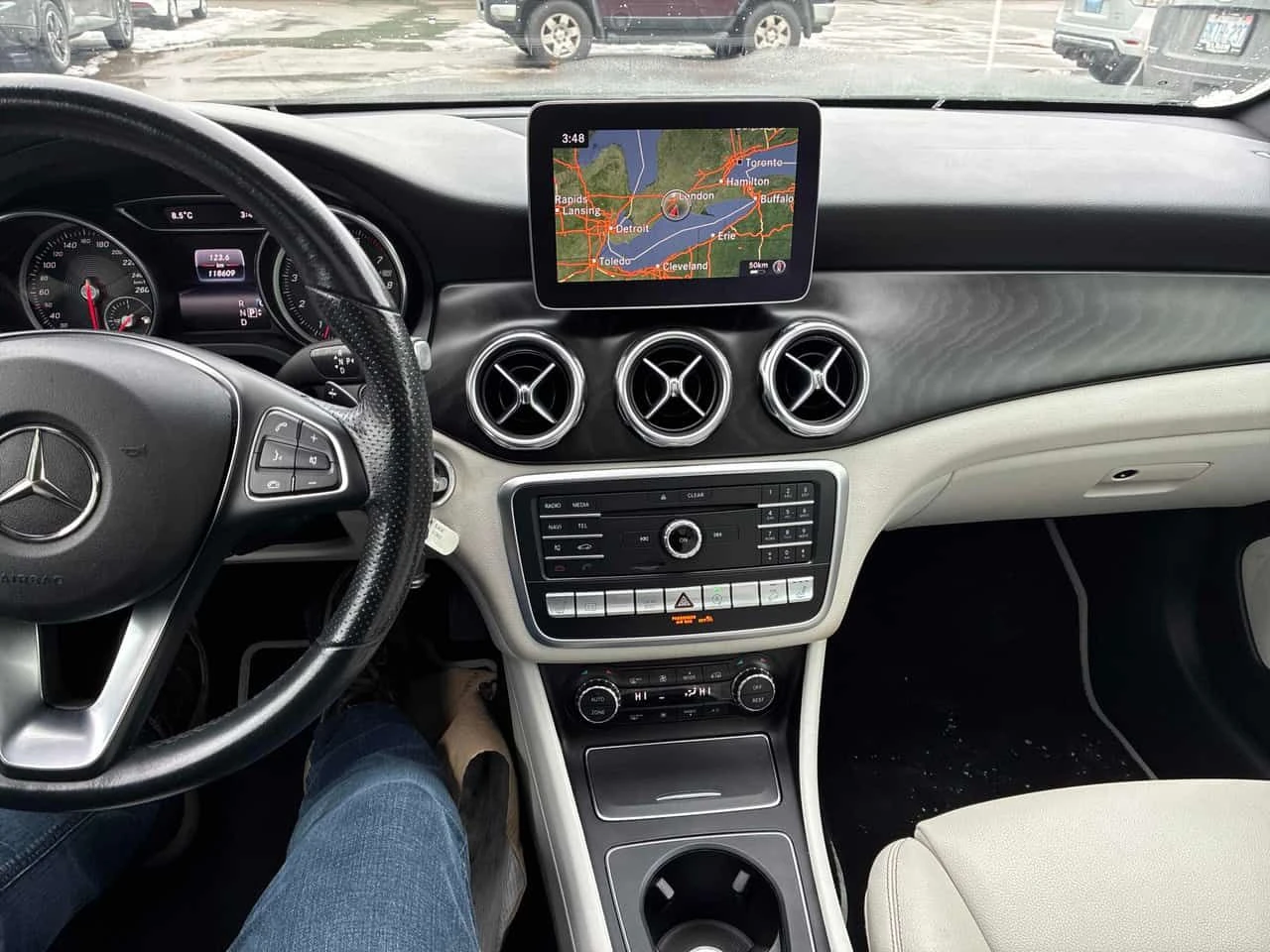 Mercedes-Benz GLA 250 * ПОДГРЕВИ* ШИБИДАХ* KEYLESS*  - изображение 9