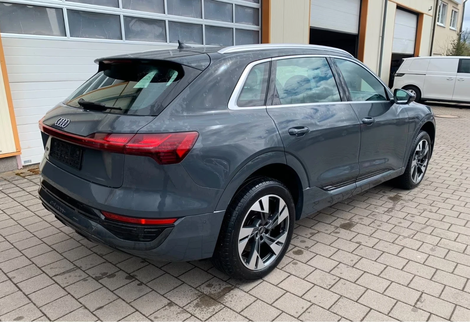 Audi Q8 e-tron S-Line MATRIX, снимка 3 - Автомобили и джипове - 54281326