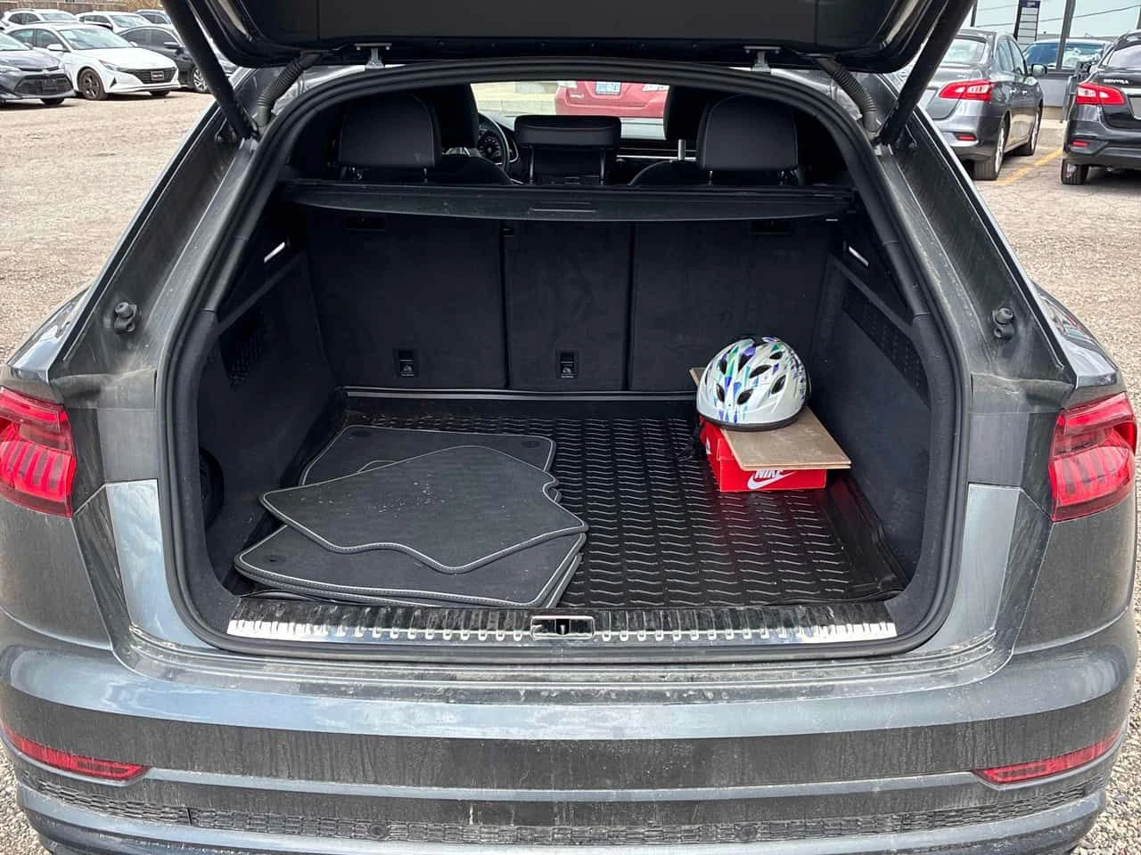 Audi Q8 Progressiv 55 TFSI quattro  CARFAX | Mobile.bg � ����������� 12