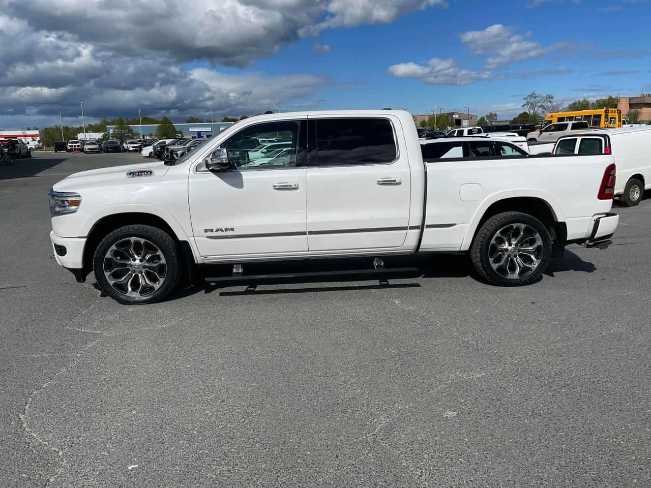 Dodge RAM 1500 Limited/360/DIS/Harman Kardon / АВТОКРЕДИТ, снимка 2 - Автомобили и джипове - 54748232