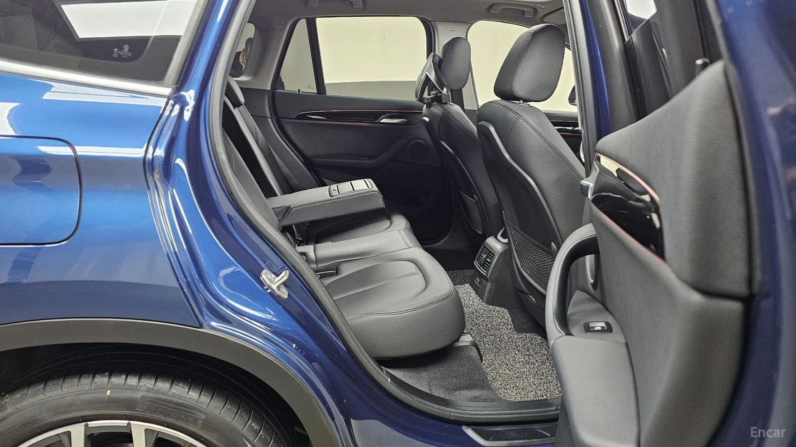 BMW X1 xDrive 20i xLine* КОЖА* ПАНО* КАМЕРА, снимка 11 - Автомобили и джипове - 55502656