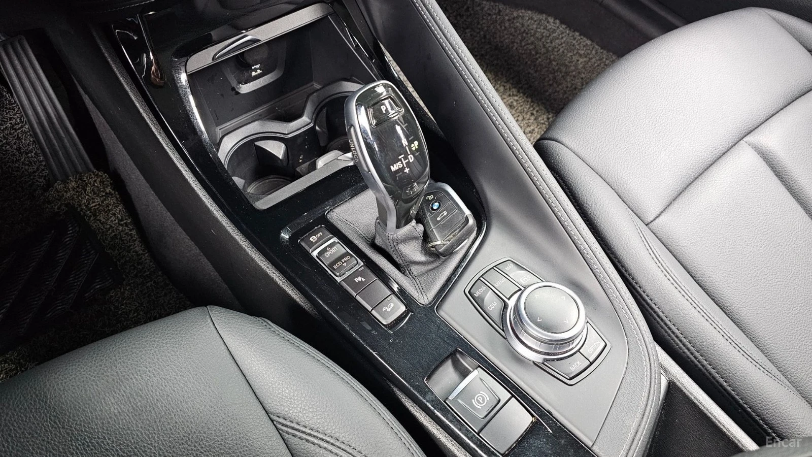 BMW X1 xDrive 20i xLine* КОЖА* ПАНО* КАМЕРА, снимка 8 - Автомобили и джипове - 55502656