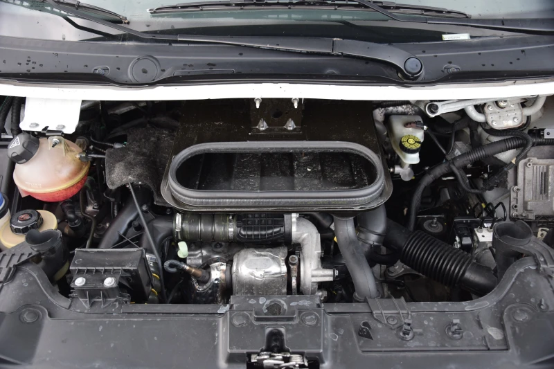 Toyota Proace 1.6HDI 127 000 км. Реални!!!, снимка 12 - Бусове и автобуси - 50472841