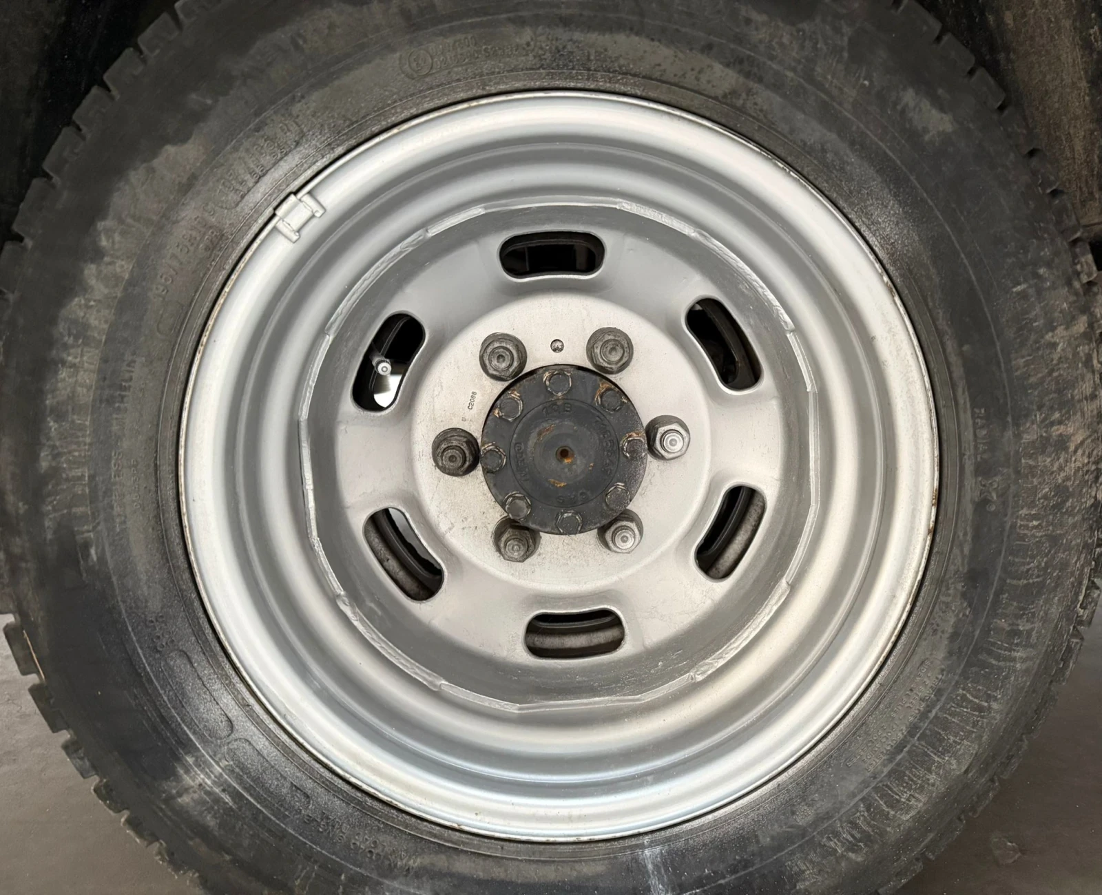 Iveco 35s16 Двойна гума 35-160 - изображение 10