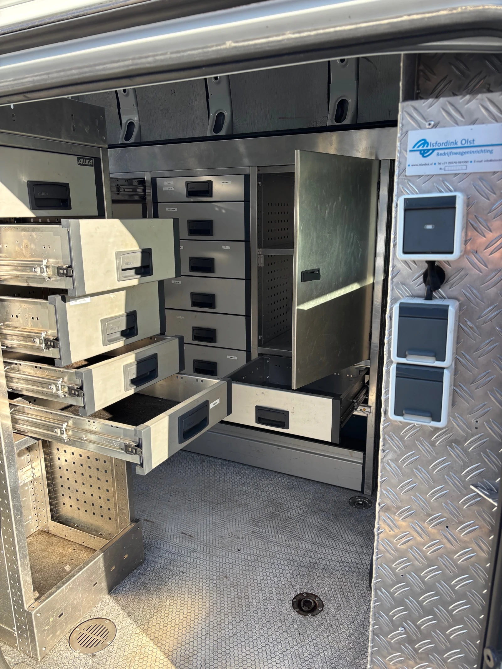 Renault Trafic ����������� 12V/220V | Mobile.bg � ����������� 12