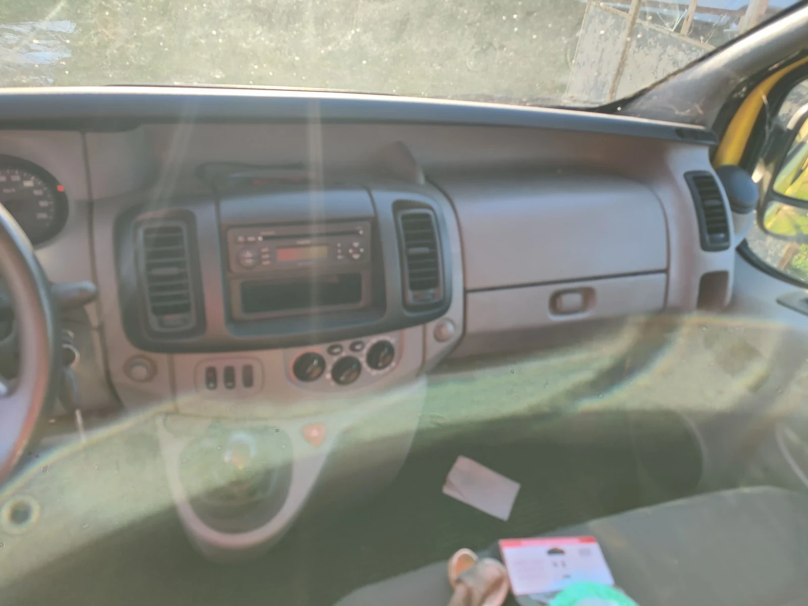 Opel Vivaro 2.0 CDTI климатик, снимка 9 - Бусове и автобуси - 54061678