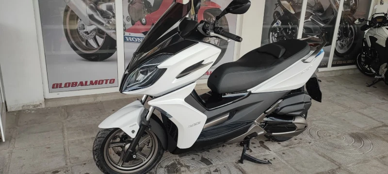 Kymco K-XCT 300i, ABS