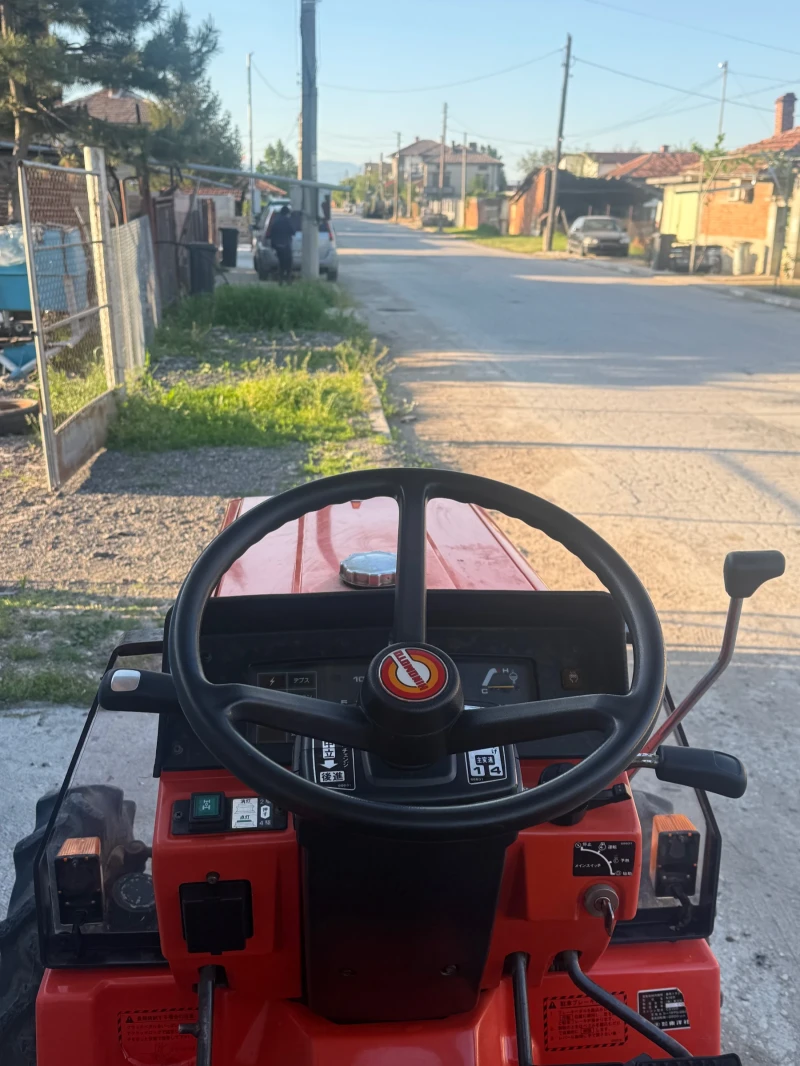 Трактор Hinomoto, снимка 3 - Селскостопанска техника - 52381209