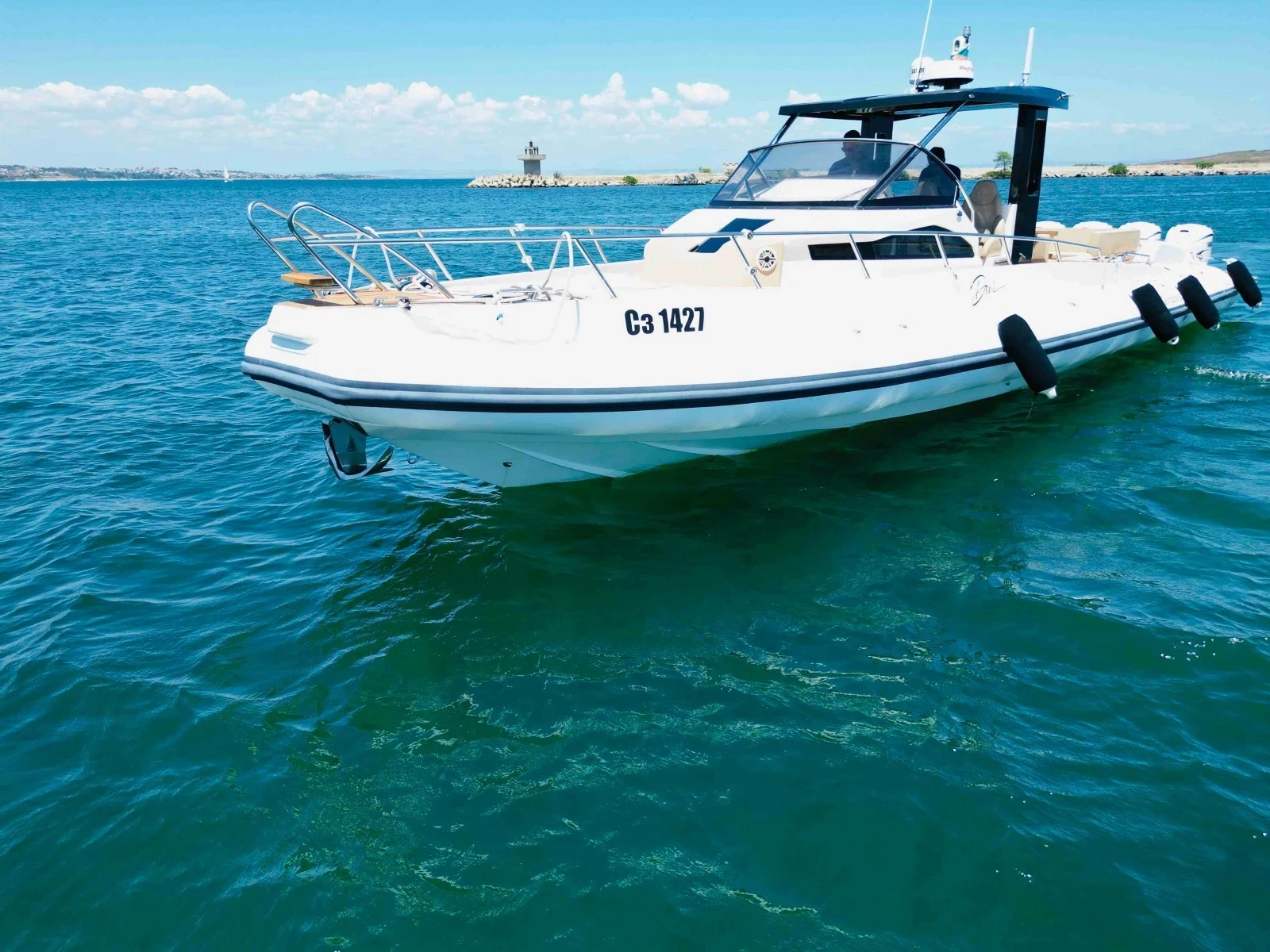 Моторна яхта Capelli 50