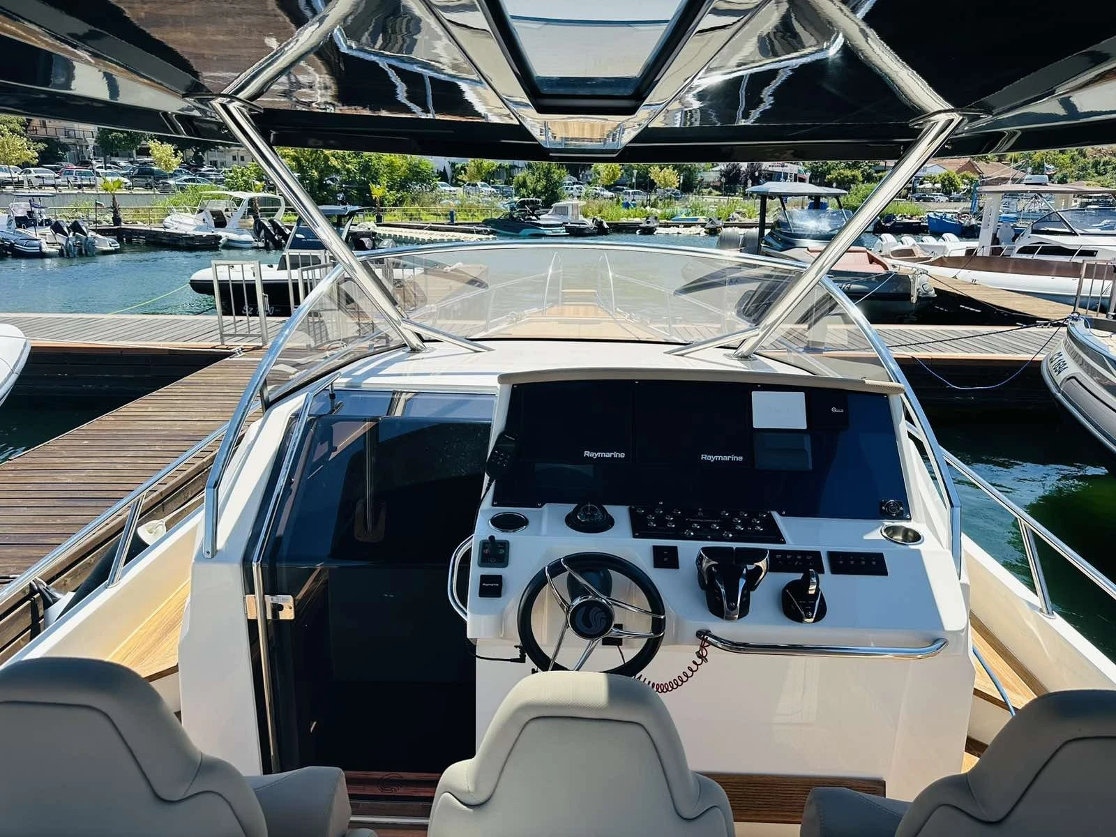 Моторна яхта Capelli 50, снимка 12 - Воден транспорт - 54149951