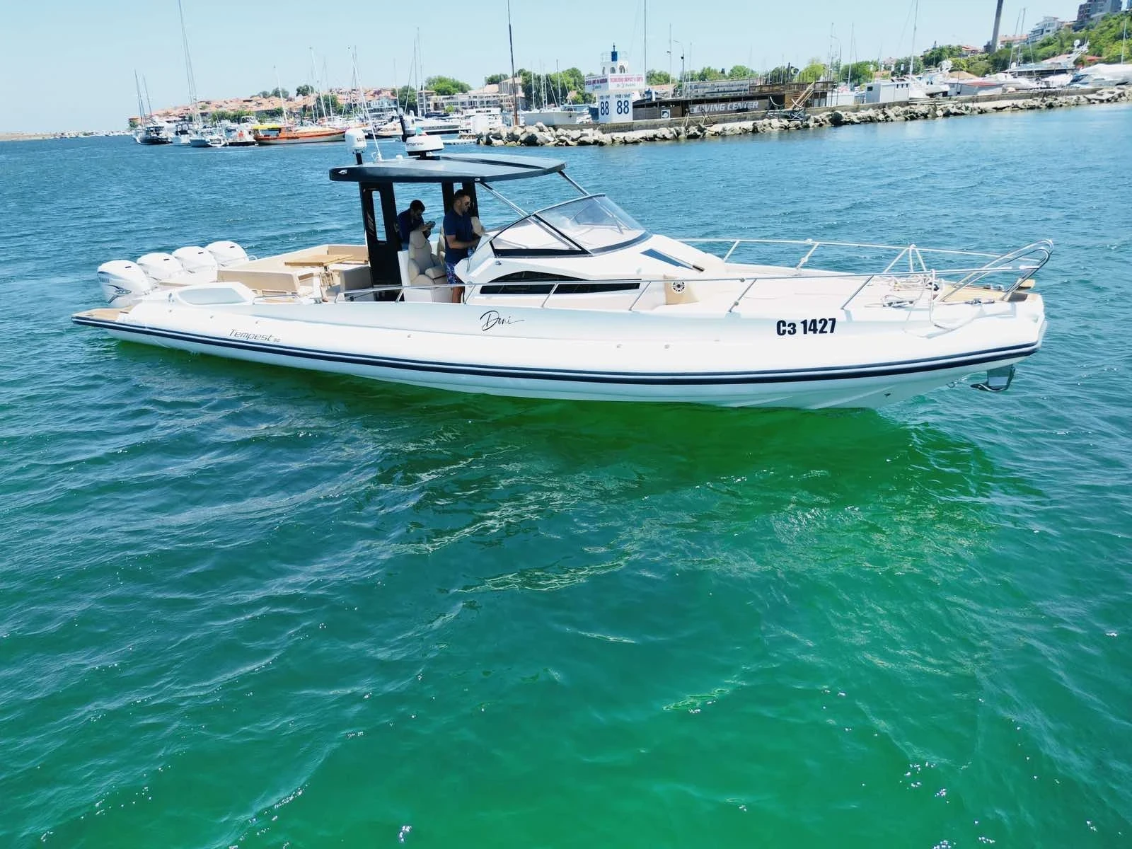 Моторна яхта Capelli 50, снимка 2 - Воден транспорт - 54149951