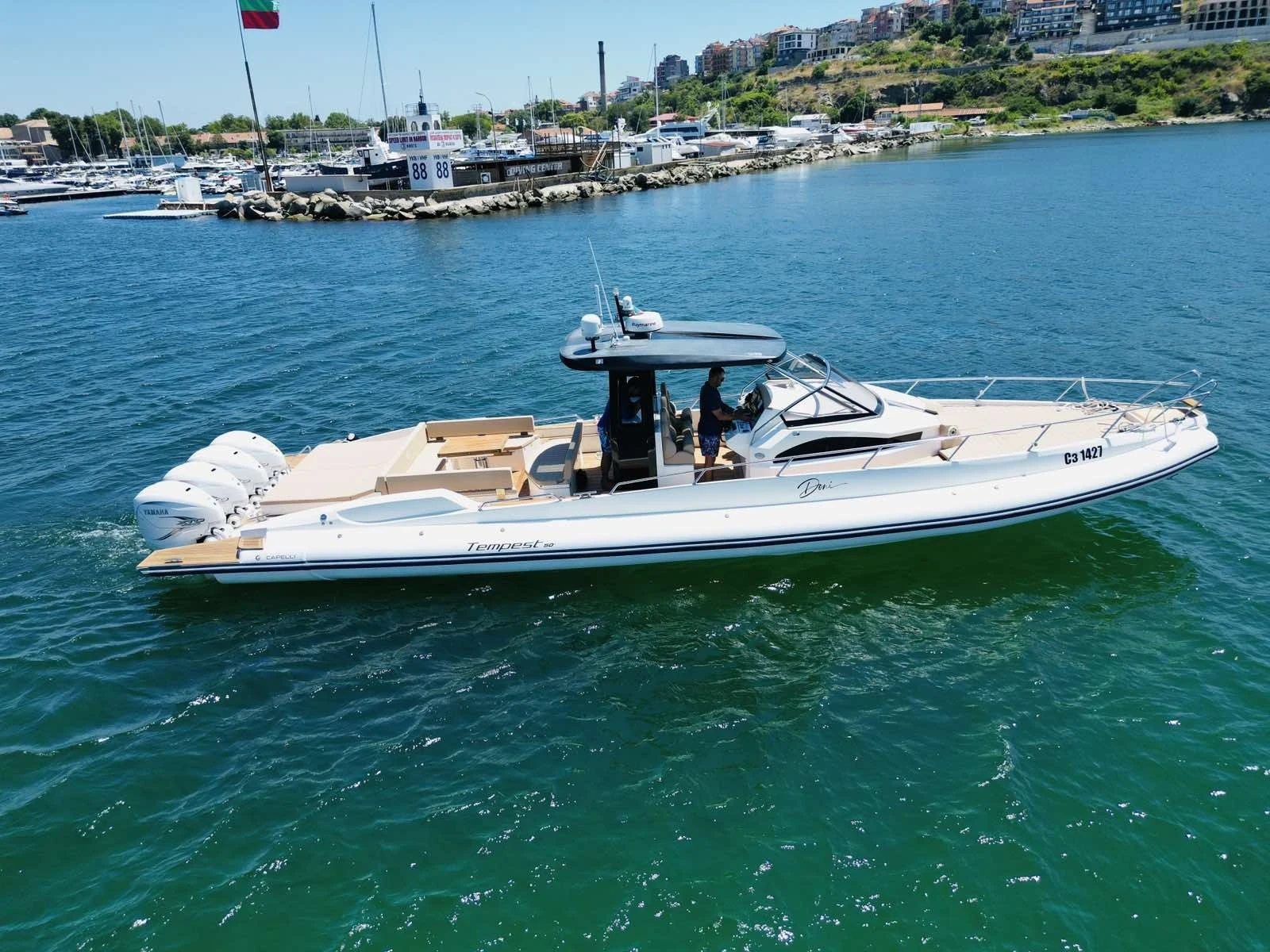 Моторна яхта Capelli 50, снимка 3 - Воден транспорт - 54149951