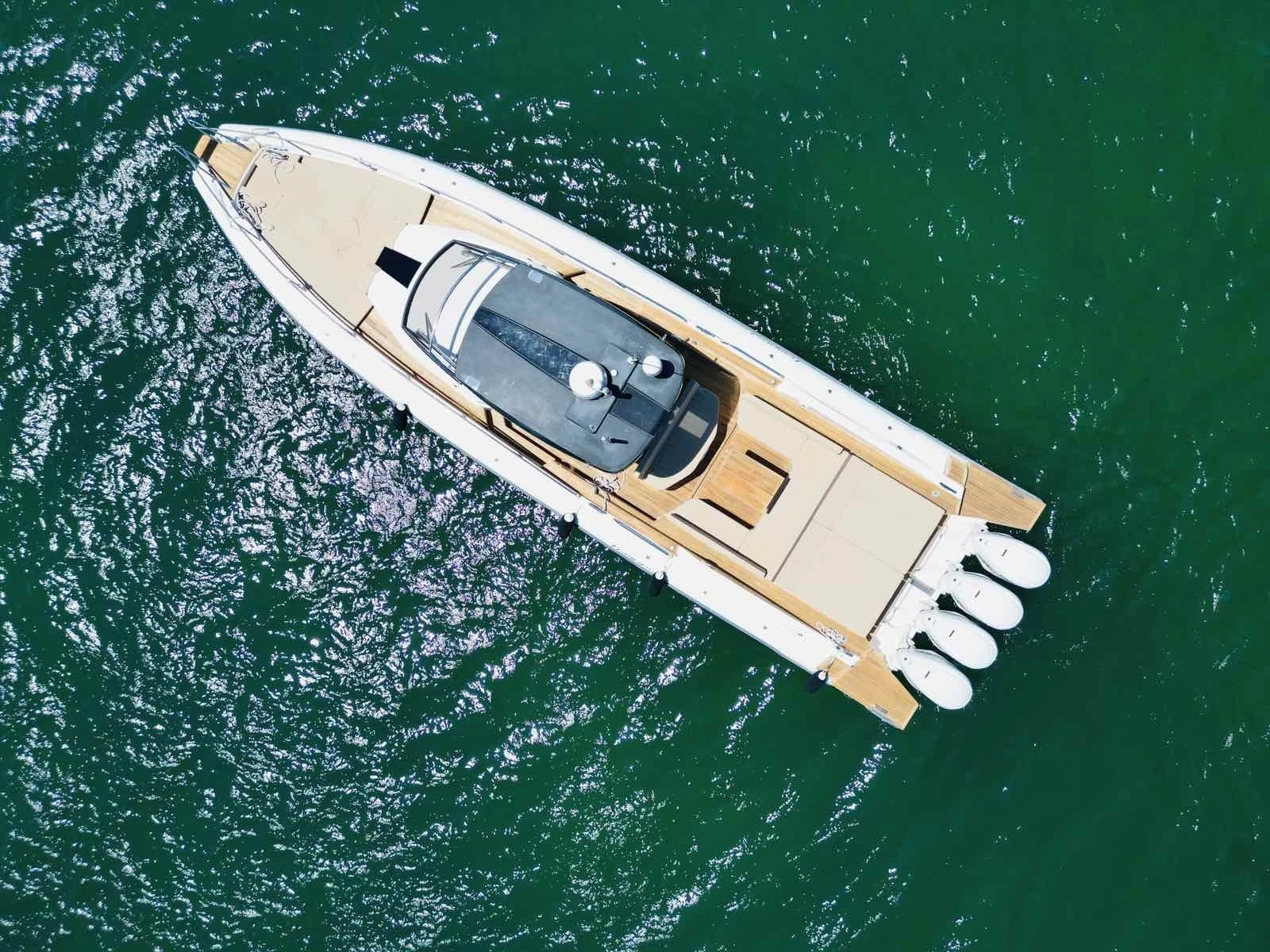 Моторна яхта Capelli 50, снимка 10 - Воден транспорт - 54149951