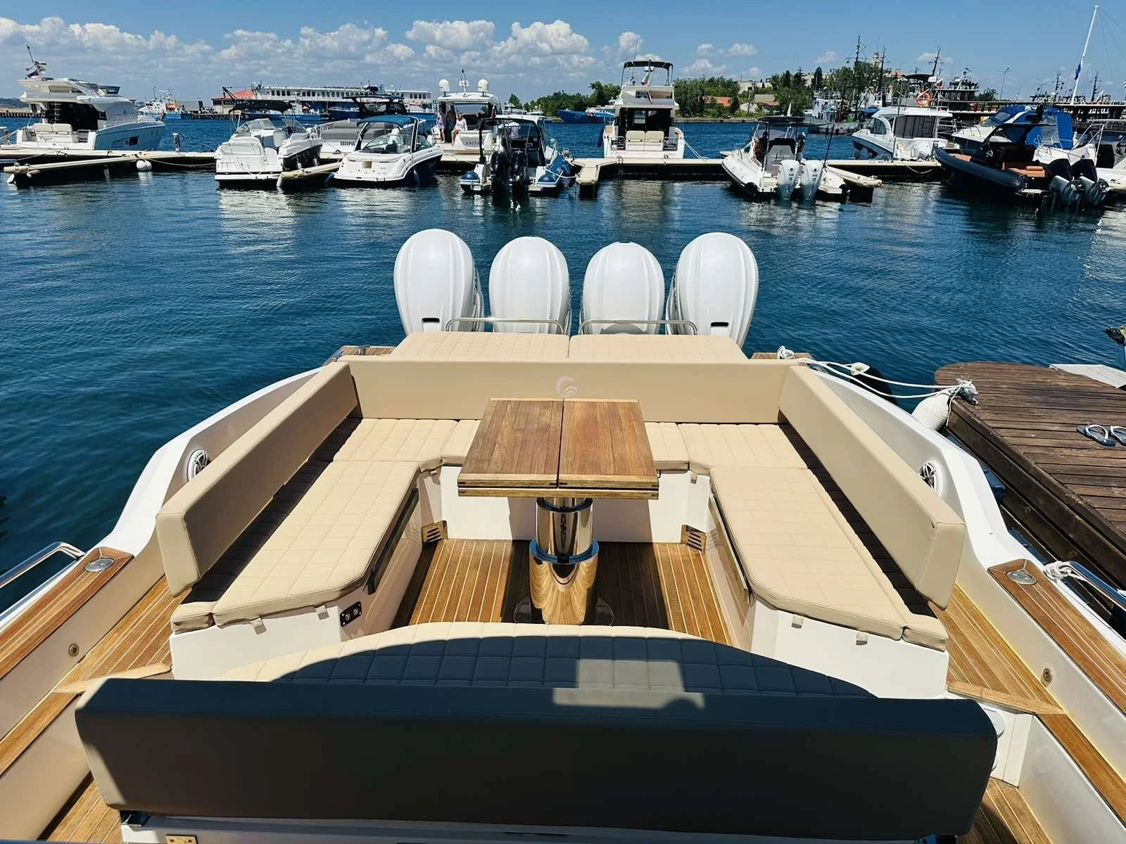 Моторна яхта Capelli 50, снимка 11 - Воден транспорт - 54149951