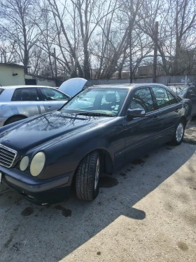 Mercedes-Benz E 220, снимка 3