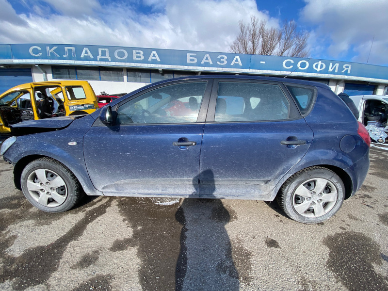Kia Ceed, снимка 3 - Автомобили и джипове - 39573573