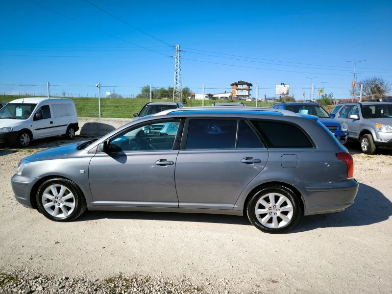 Toyota Avensis 2.0I, снимка 4 - Автомобили и джипове - 45008708