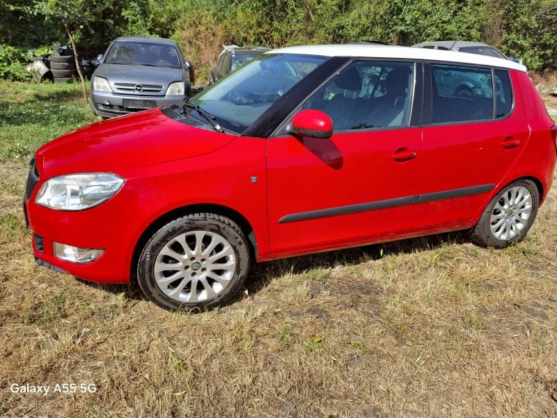 Skoda Fabia 1.2i TSI 86 к.с.Facelift 2011 г., снимка 2 - Автомобили и джипове - 47225127