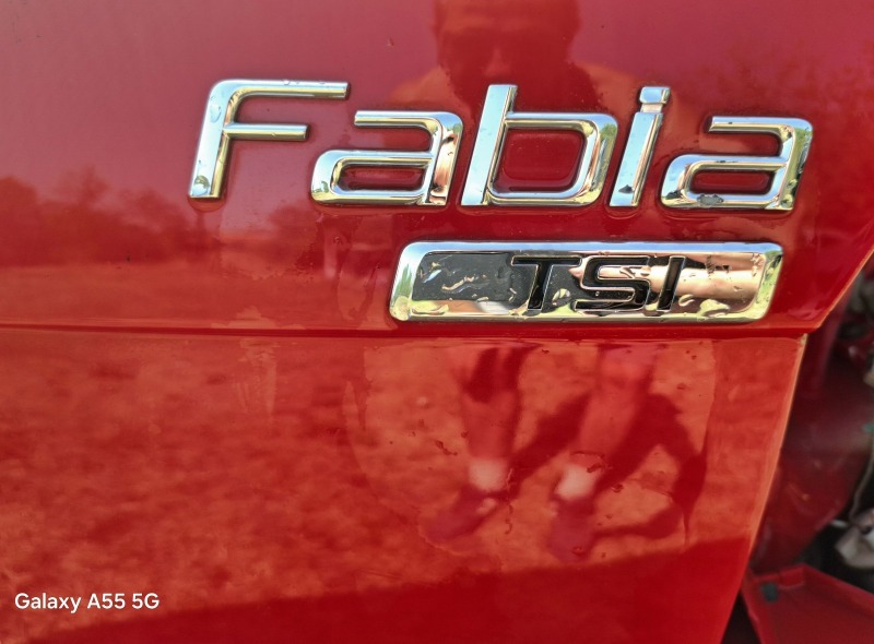 Skoda Fabia 1.2i TSI 86 к.с.Facelift 2011 г., снимка 7 - Автомобили и джипове - 46329523