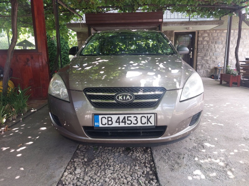 Kia Ceed 1.6CRDI, снимка 1 - Автомобили и джипове - 46460844