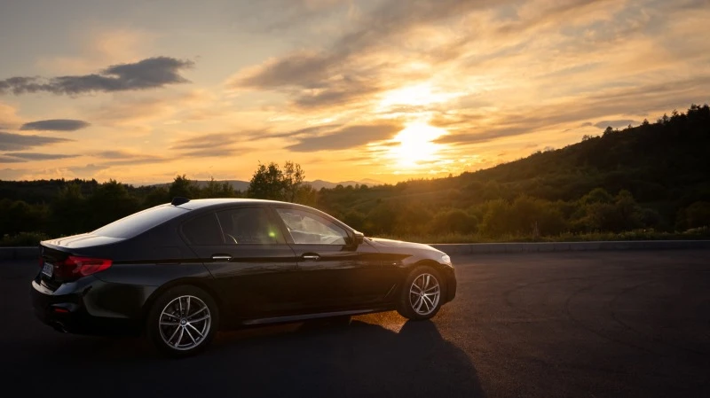 BMW 530 d xDrive M-Pack СМЕНЕНА ВЕРИГА ПЪРВИ СОБСТВЕНИК!!!, снимка 17 - Автомобили и джипове - 46664170