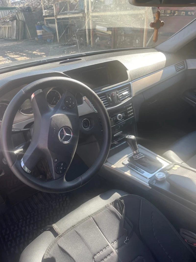 Mercedes-Benz E 220 W212, снимка 7 - Автомобили и джипове - 49441287