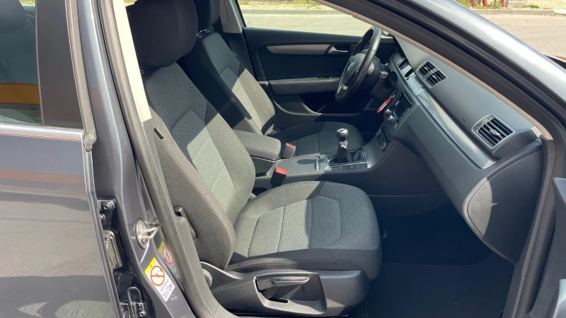 VW Passat 2.0tdi NAVI, снимка 13 - Автомобили и джипове - 50114446