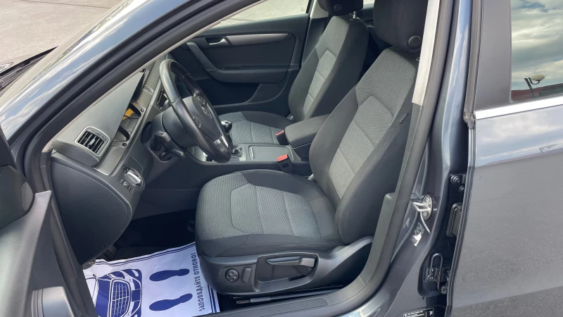 VW Passat 2.0tdi NAVI, снимка 9 - Автомобили и джипове - 50114446