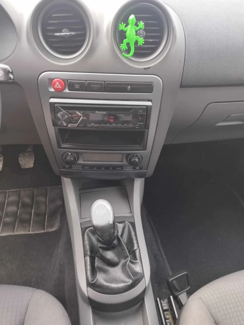Seat Ibiza, снимка 6 - Автомобили и джипове - 52347637