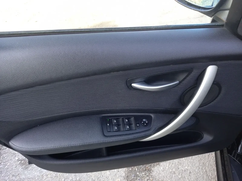 BMW 118 2.0i 143k.c.FACELIFT, снимка 9 - Автомобили и джипове - 51114491