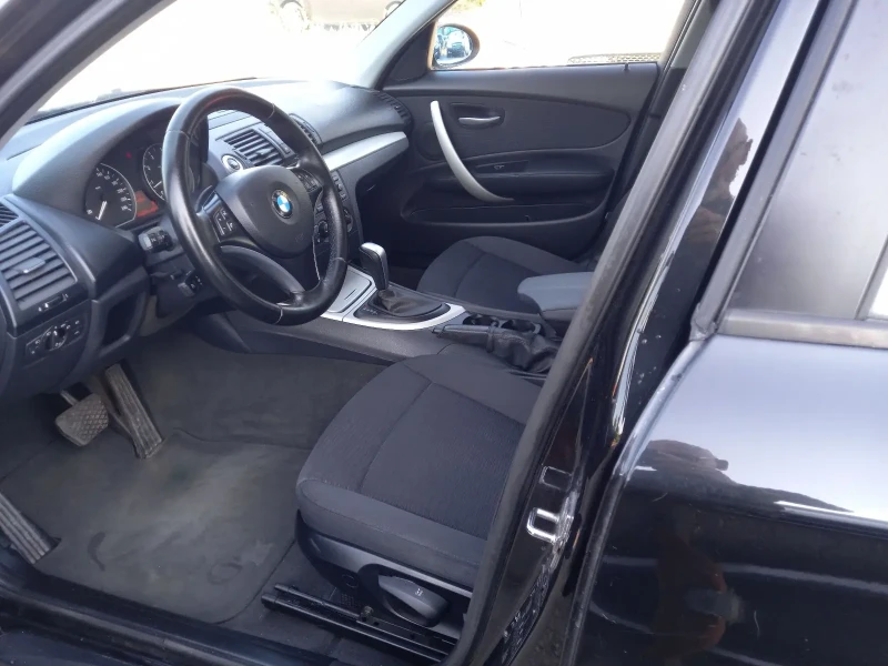 BMW 118 2.0i 143k.c.FACELIFT, снимка 7 - Автомобили и джипове - 51114491