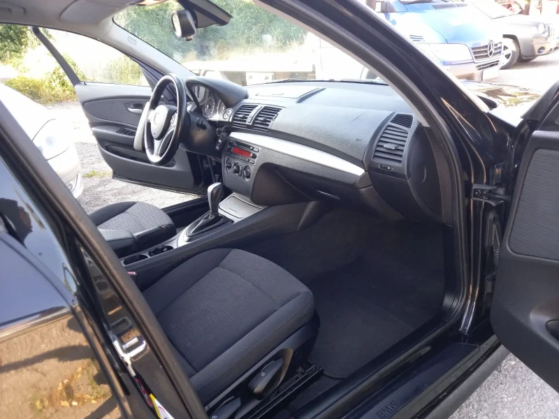BMW 118 2.0i 143k.c.FACELIFT, снимка 12 - Автомобили и джипове - 51114491