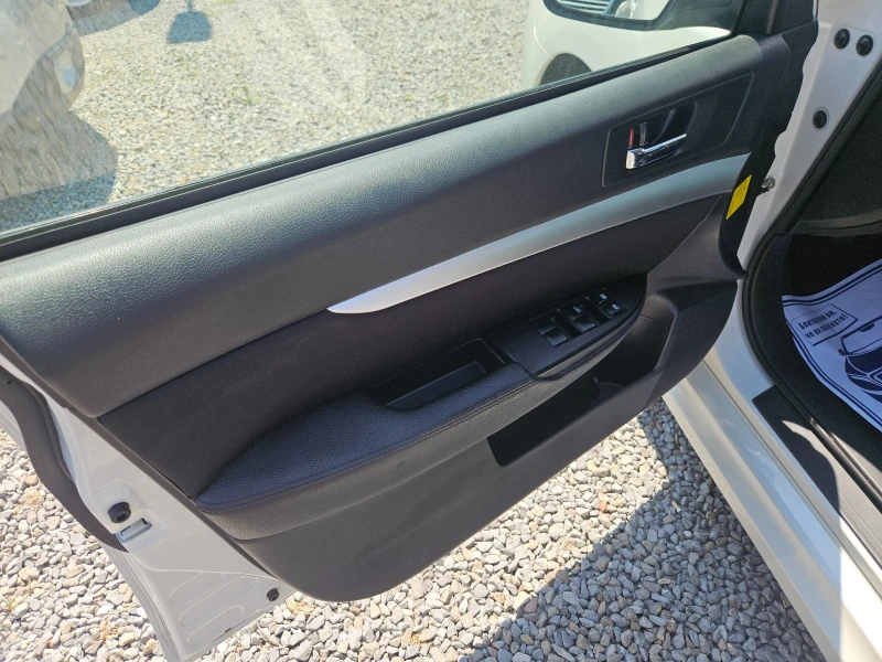 Subaru Legacy 2.0 AWD/150k.c, снимка 13 - Автомобили и джипове - 51339867