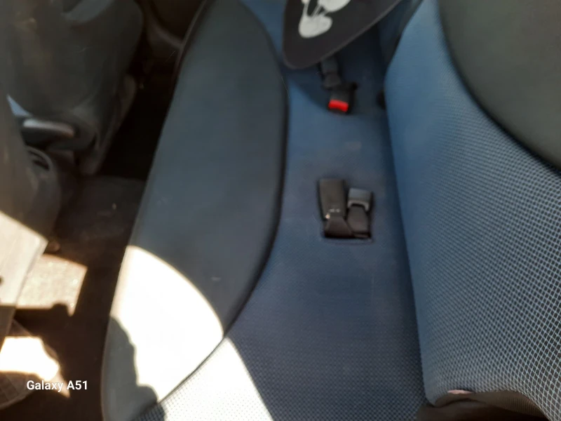 Toyota Yaris 1.0 бензин, За ЧАСТИ, КЛИМАТИК , снимка 12 - Автомобили и джипове - 52418688