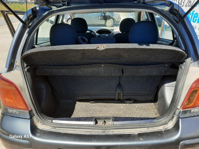 Toyota Yaris 1.0 бензин, За ЧАСТИ, КЛИМАТИК , снимка 13 - Автомобили и джипове - 52418688