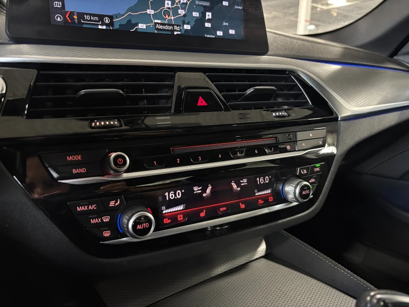 BMW 540 540i xDrive С РЕГИСТРАЦИЯ&АВТО КРЕДИТ, снимка 14 - Автомобили и джипове - 53433118