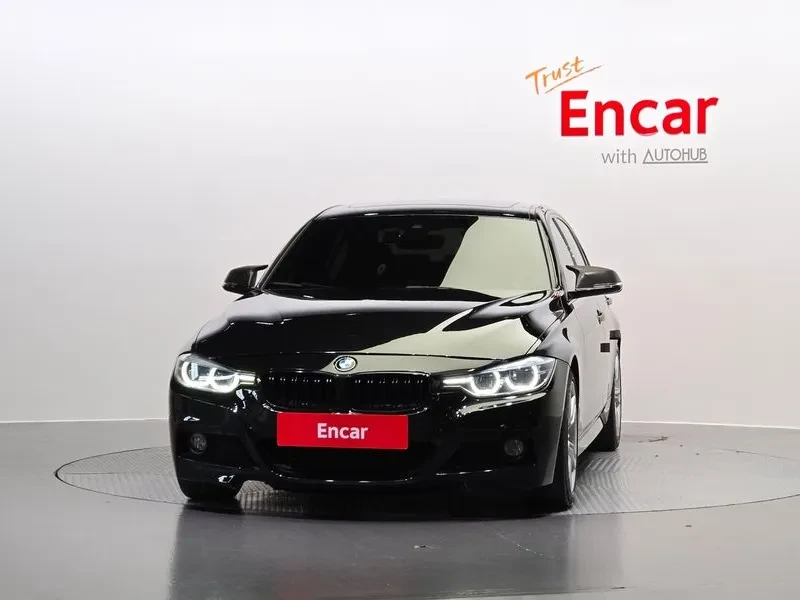 BMW 330 I M Sports Shadow, снимка 3 - Автомобили и джипове - 55132368
