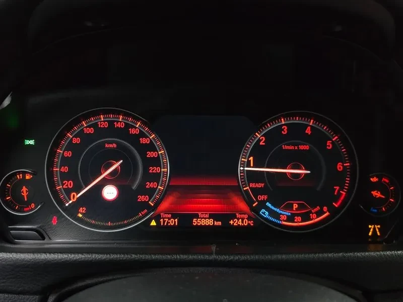 BMW 330 I M Sports Shadow, снимка 8 - Автомобили и джипове - 55132368