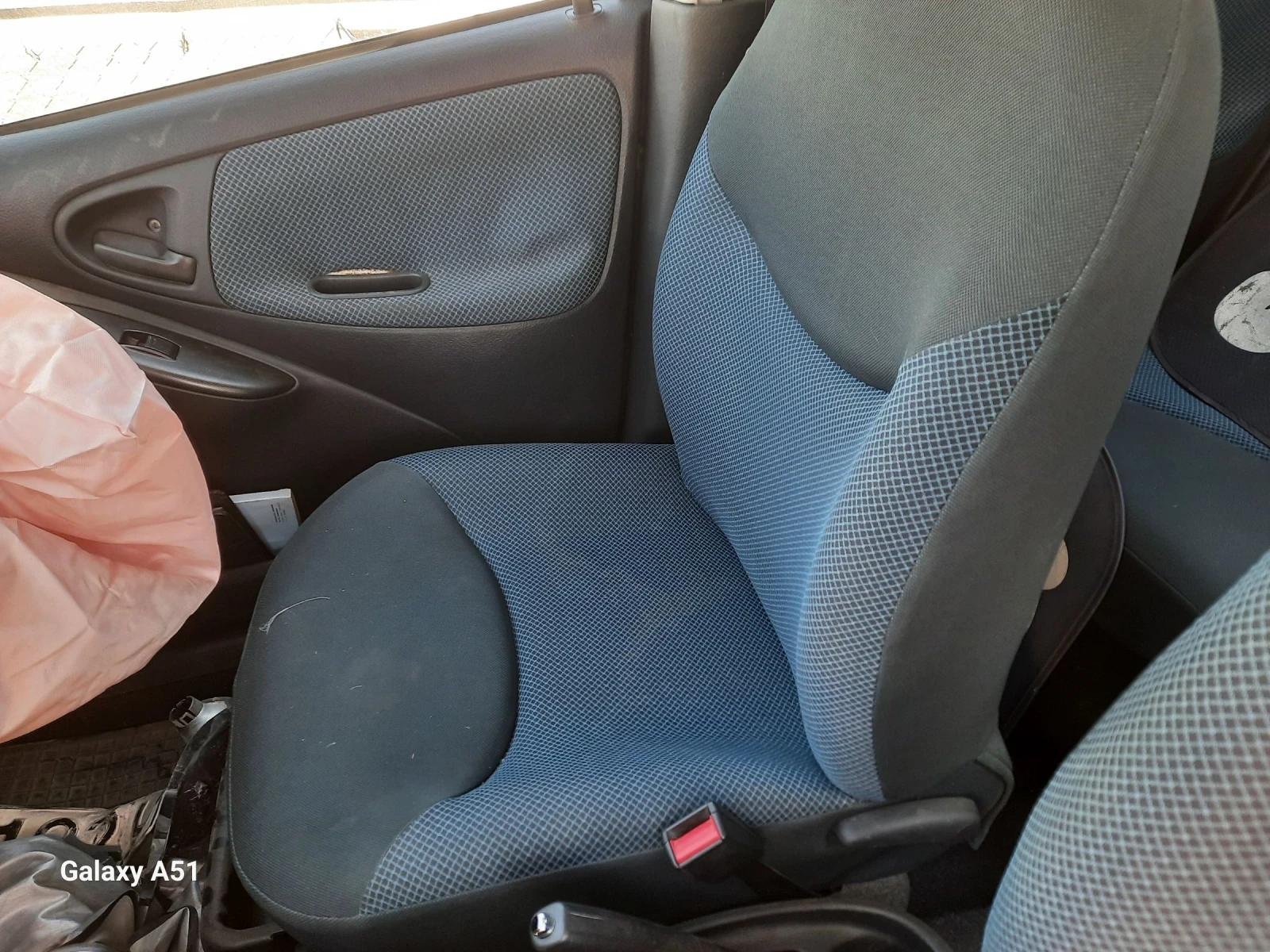 Toyota Yaris 1.0 бензин, КЛИМАТИК  - изображение 8