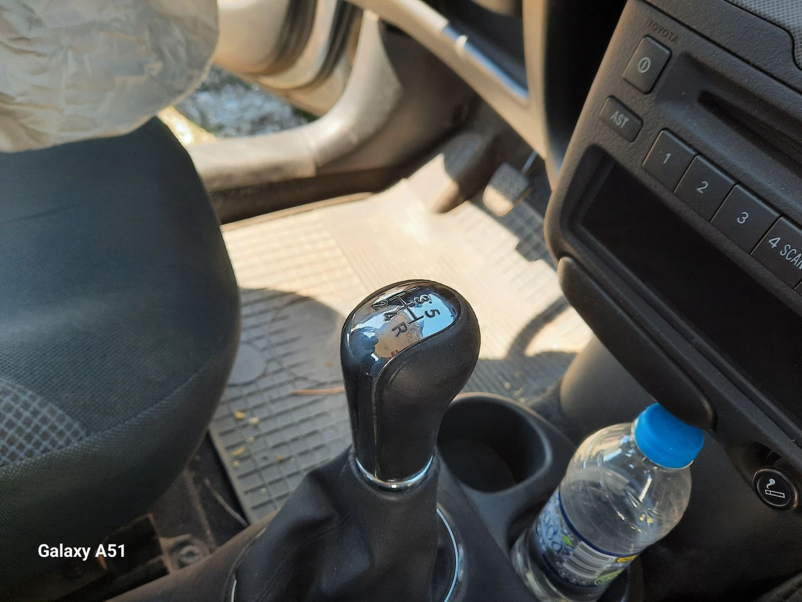 Toyota Yaris 1.0 бензин, КЛИМАТИК  | Mobile.bg — изображение 16