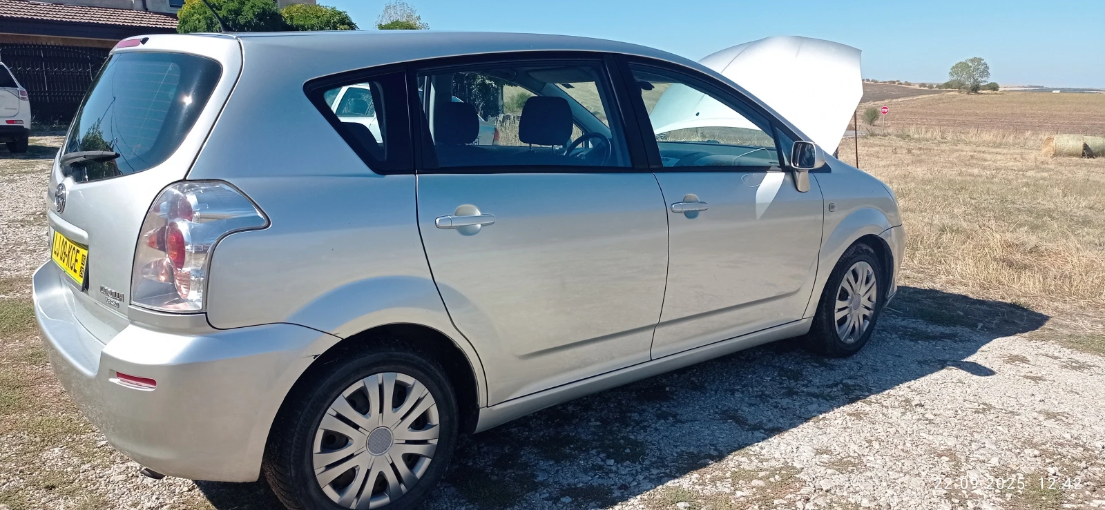Toyota Corolla verso 2.0 - изображение 2
