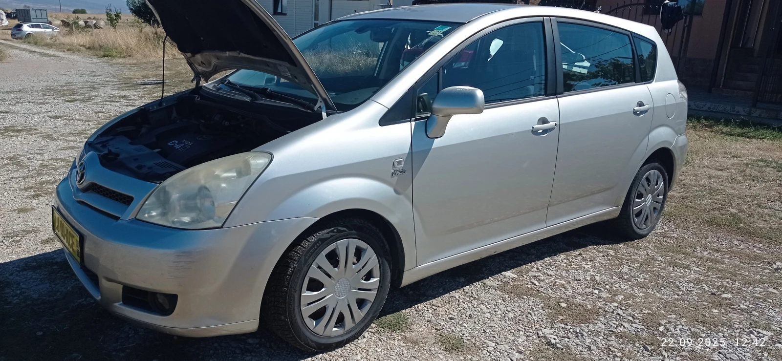 Toyota Corolla verso 2.0 - изображение 4